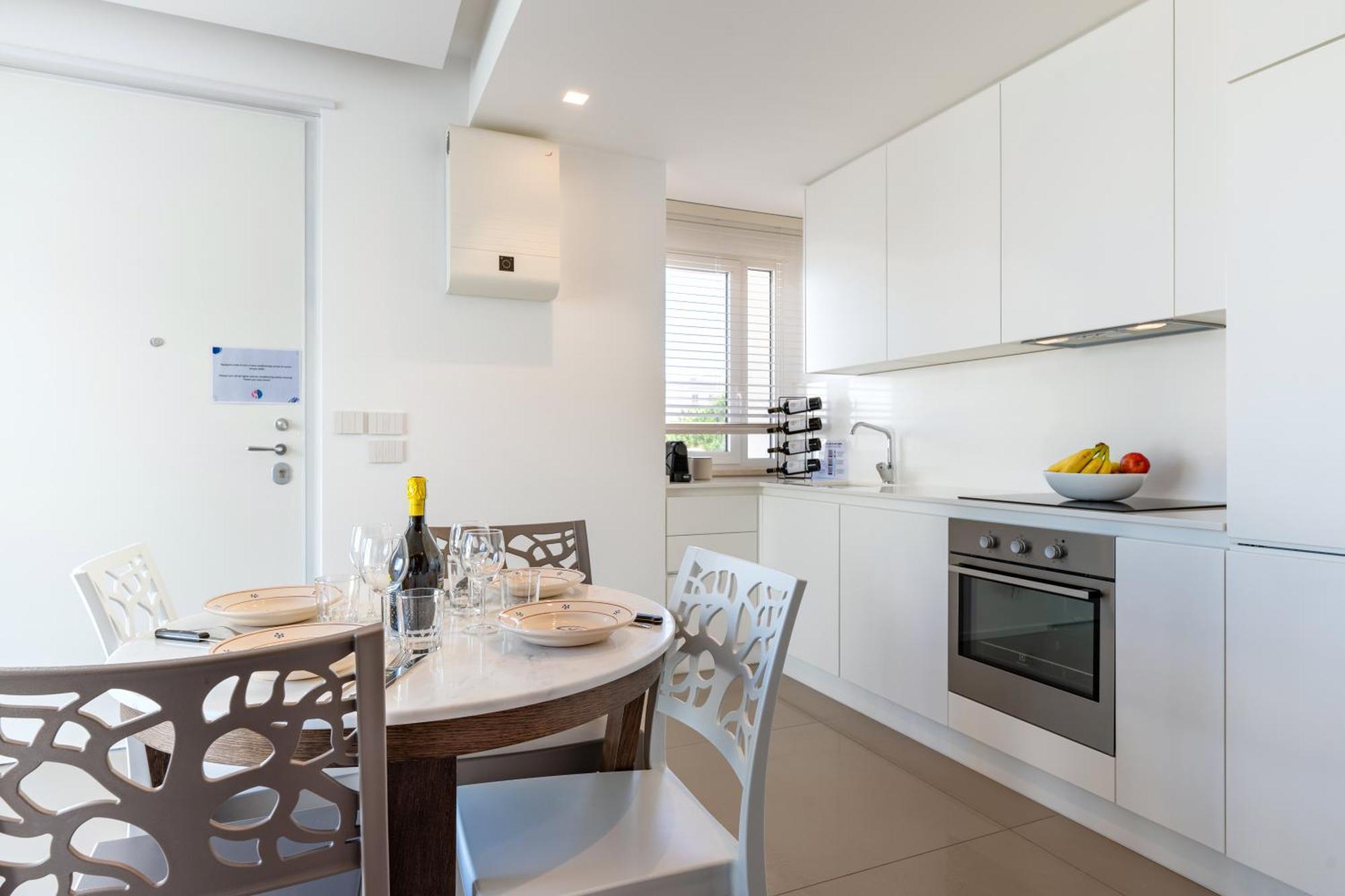 Exclusive Deluxe Apt Up To 6 People & Heated Tub Polignano a Mare Bagian luar foto