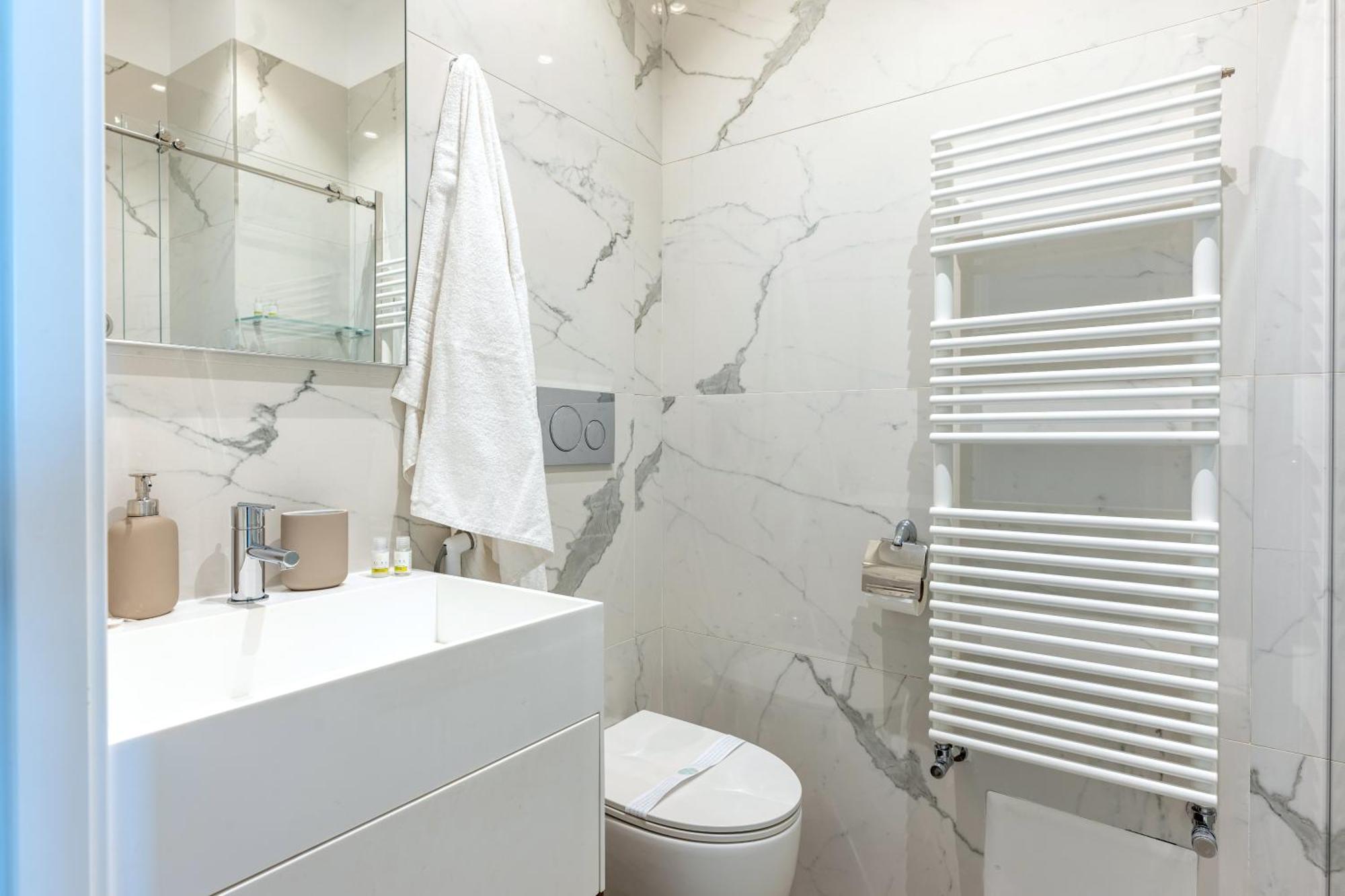 Exclusive Deluxe Apt Up To 6 People & Heated Tub Polignano a Mare Bagian luar foto