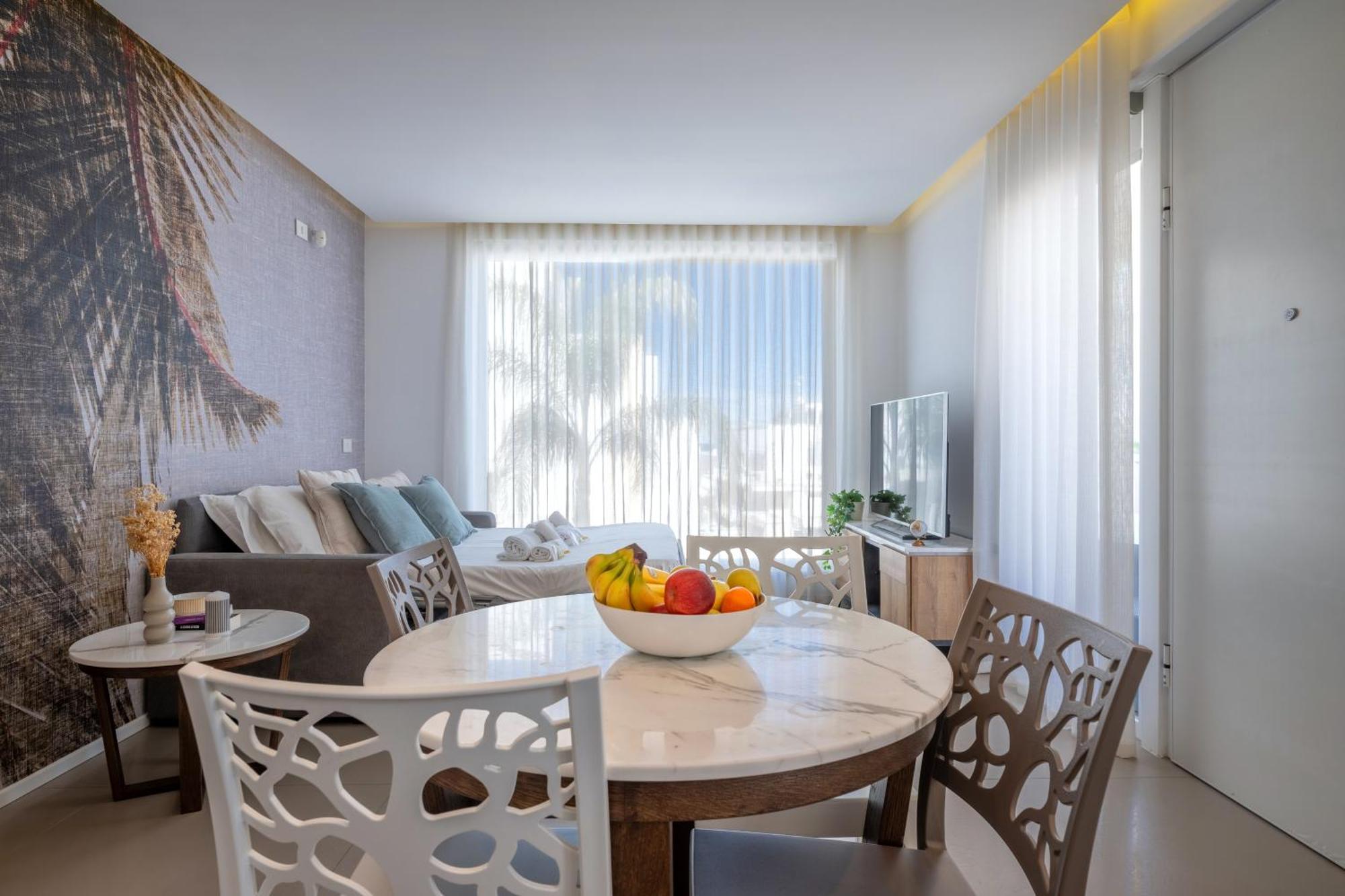 Exclusive Deluxe Apt Up To 6 People & Heated Tub Polignano a Mare Bagian luar foto