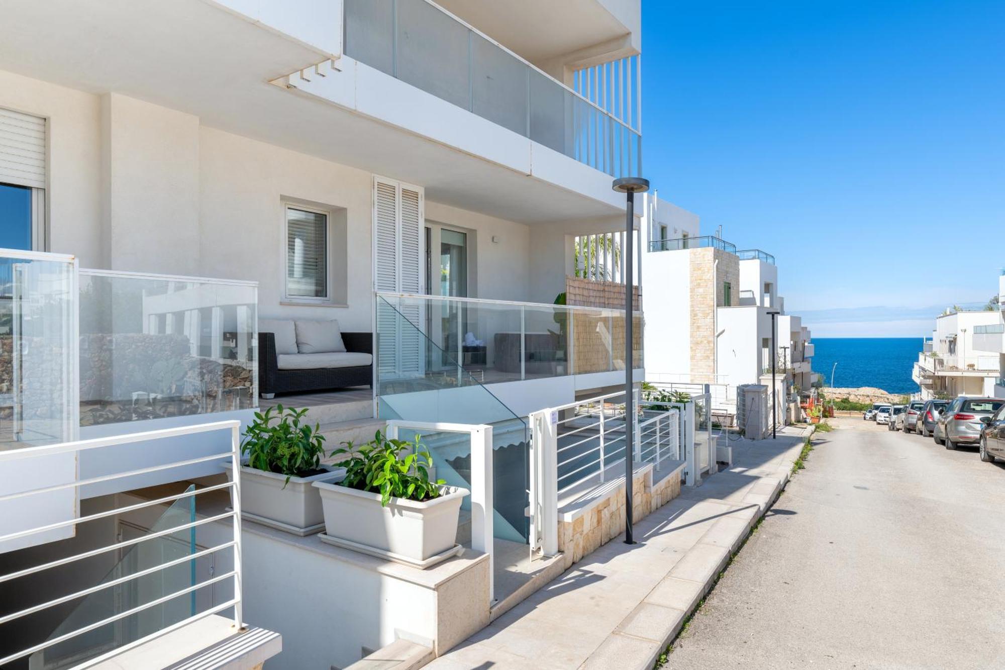 Exclusive Deluxe Apt Up To 6 People & Heated Tub Polignano a Mare Bagian luar foto